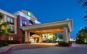 Holiday Inn Express & Suites Wharton By Ihg